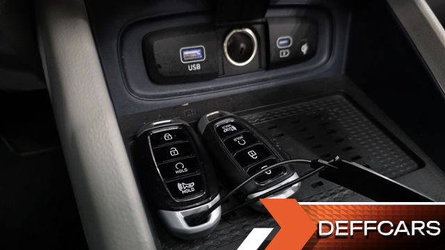 Hyundai VENUE 1.6 Flux купить на сайте DeffCars