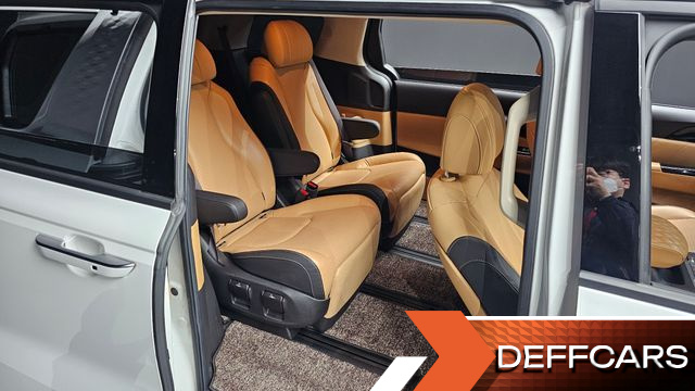 Kia CARNIVAL Gasoline 7-Seater Signature купить на сайте DeffCars