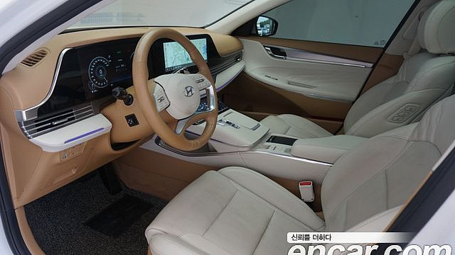 Hyundai GRANDEUR 2.5 Calligraphy купить на сайте DeffCars