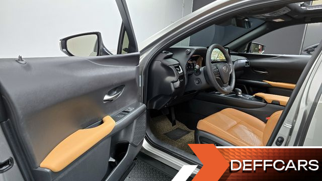 Lexus UX 2.0 2WD купить на сайте DeffCars