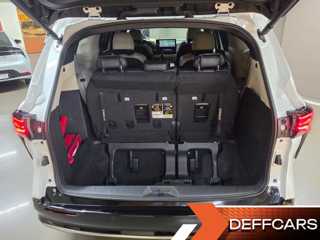 Toyota SIENNA 2.5 Hybrid 2WD купить на сайте DeffCars