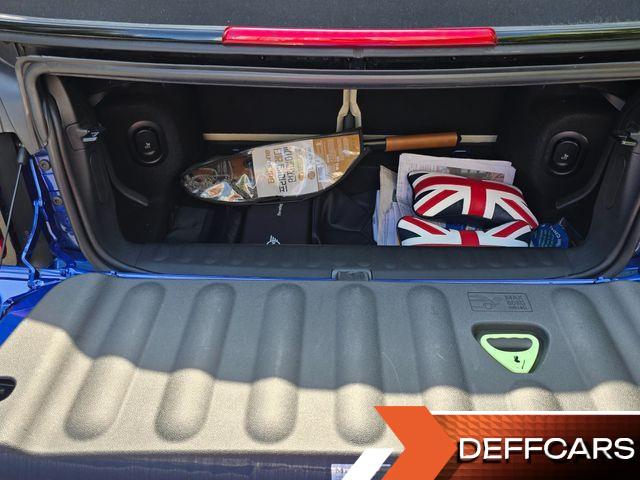 Mini COOPER CONVERTIBLE Favoured купить на сайте DeffCars
