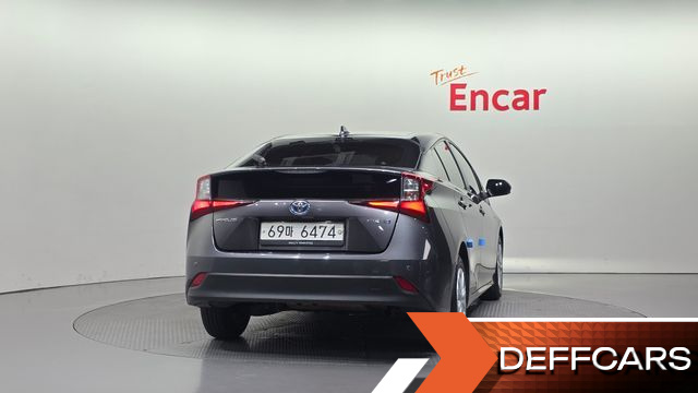 Toyota PRIUS 1.8 купить на сайте DeffCars