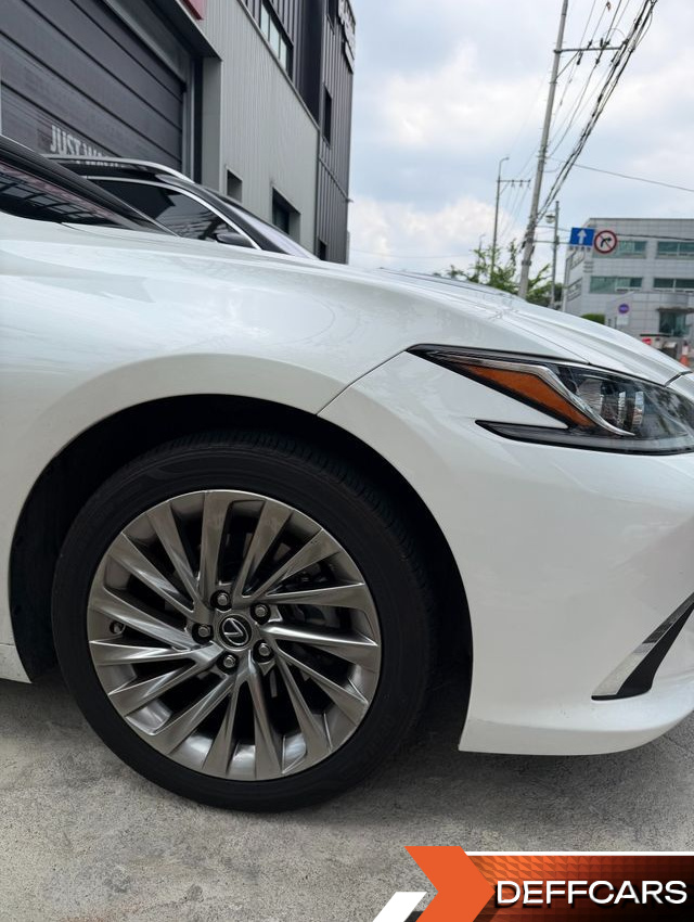 Lexus ES Luxury Plus купить на сайте DeffCars