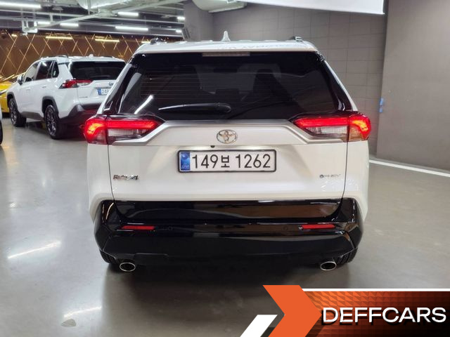 Toyota RAV4 2.5 4WD PHEV XSE купить на сайте DeffCars