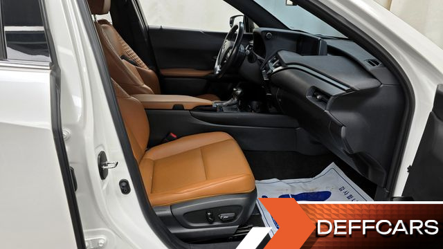Lexus UX 2.0 2WD купить на сайте DeffCars