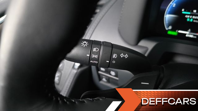 Toyota ALPHARD 2.5 HEV Executive AWD купить на сайте DeffCars