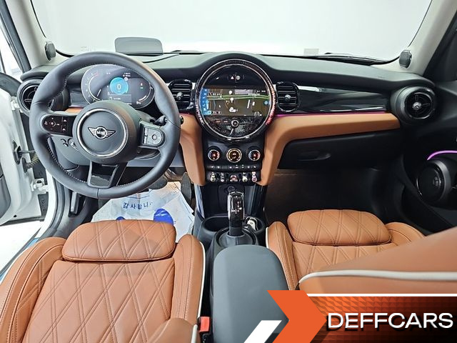 Mini COOPER 5Door Classic Third Generation купить на сайте DeffCars