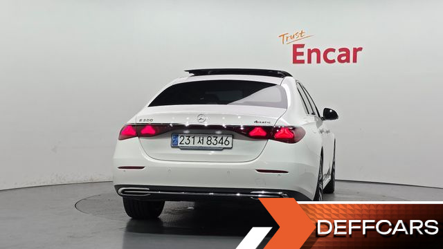 Mercedes E-CLASS E300 4MATIC Exclusive купить на сайте DeffCars