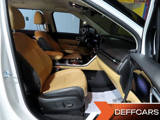 Kia CARNIVAL 9-Seater Signature купить на сайте DeffCars