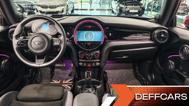 Mini COOPER JCW Pat Moss Edition 3rd купить на сайте DeffCars
