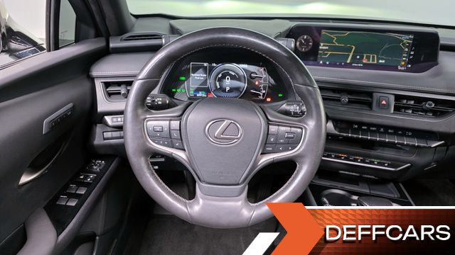 Lexus UX 2.0 AWD купить на сайте DeffCars