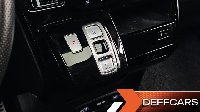 Hyundai STARIA Lounge 9-Seater Inspiration купить на сайте DeffCars