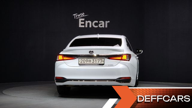 Lexus ES F-Sport Design Package купить на сайте DeffCars