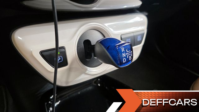 Toyota PRIUS 1.8 E купить на сайте DeffCars