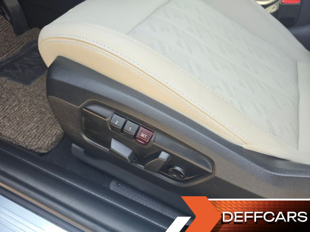 Mini COOPER Favoured купить на сайте DeffCars