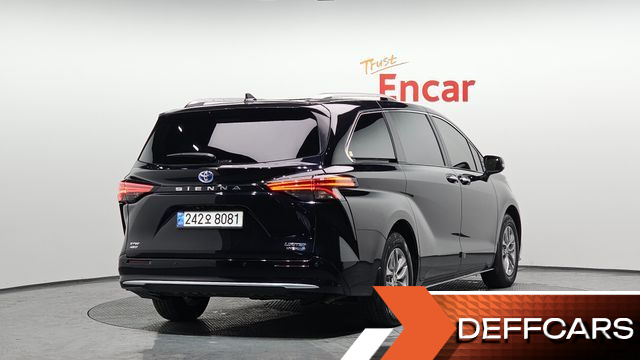 Toyota SIENNA 2.5 Hybrid AWD купить на сайте DeffCars