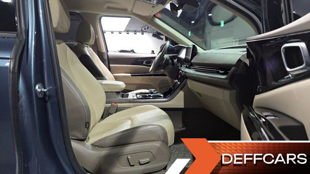 Kia CARNIVAL Gasoline 7-Seater Signature купить на сайте DeffCars