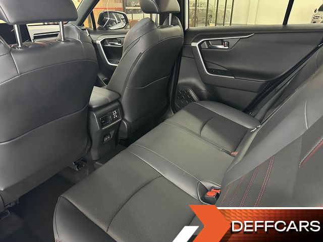 Toyota RAV4 2.5 4WD PHEV XSE купить на сайте DeffCars