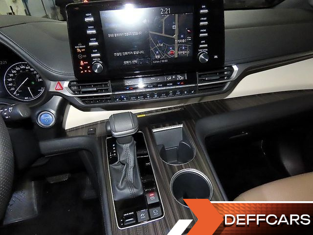 Toyota SIENNA 2.5 Hybrid 2WD купить на сайте DeffCars