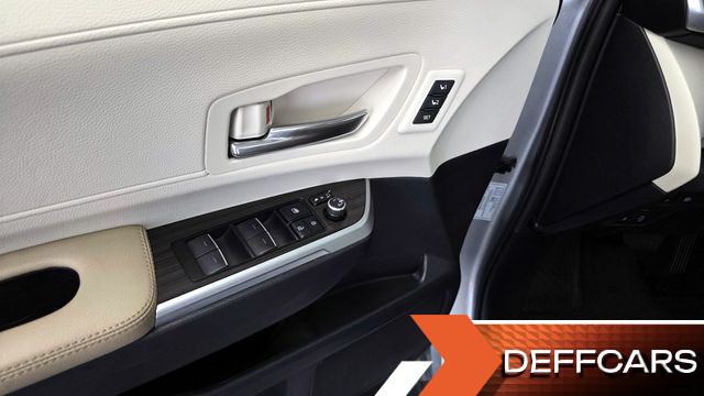 Toyota SIENNA 2.5 Hybrid 2WD купить на сайте DeffCars