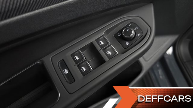 Volkswagen GOLF 2.0 GTI купить на сайте DeffCars