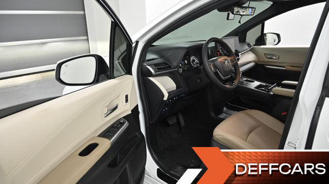 Toyota SIENNA 2.5 Hybrid 2WD купить на сайте DeffCars