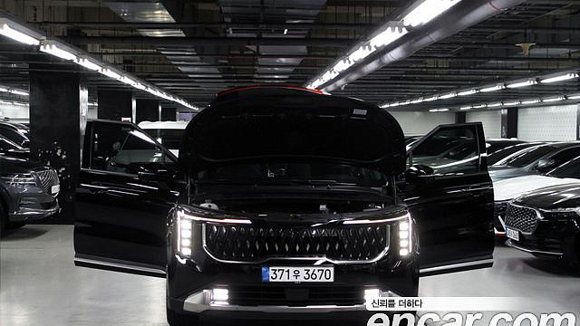 Kia CARNIVAL 9-Seater Noblesse купить на сайте DeffCars