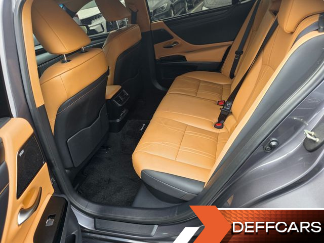 Lexus ES F-Sport Design Package купить на сайте DeffCars