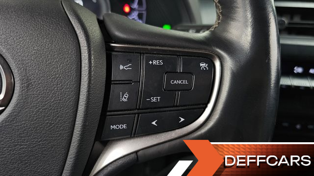 Lexus UX 2.0 AWD купить на сайте DeffCars