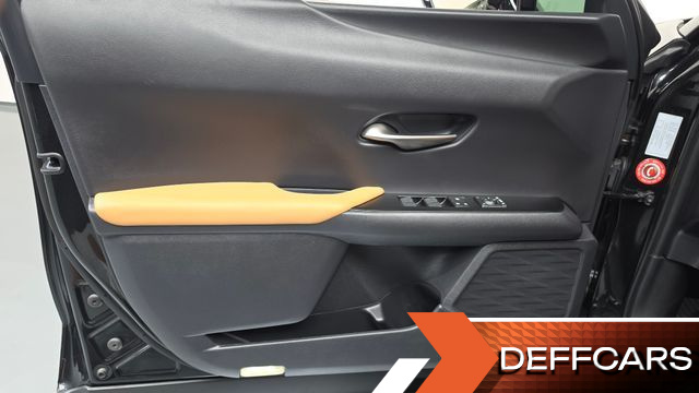 Lexus UX 2.0 2WD купить на сайте DeffCars