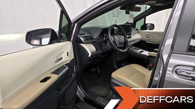 Toyota SIENNA 2.5 Hybrid AWD купить на сайте DeffCars