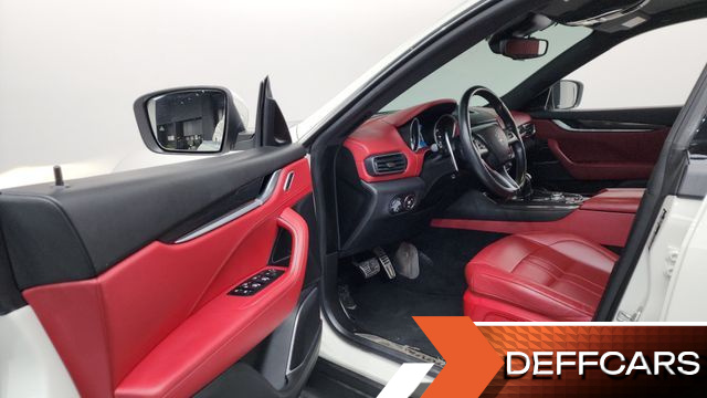 Maserati LEVANTE 3.0 AWD GranSport купить на сайте DeffCars