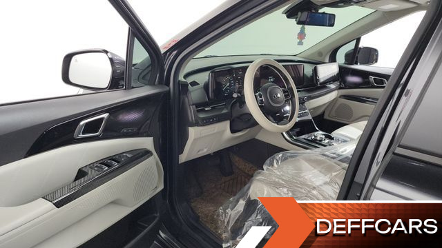 Kia CARNIVAL Gasoline 7-Seater Signature купить на сайте DeffCars