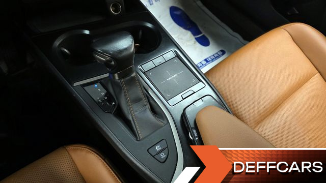 Lexus UX 2.0 2WD купить на сайте DeffCars