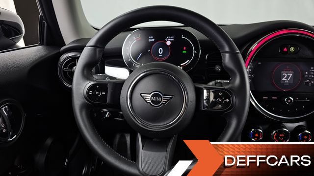 Mini COOPER Classic Plus Launch Pack Third Generation купить на сайте DeffCars