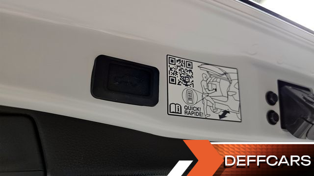 Toyota RAV4 2,5 4WD Hybrid LTD купить на сайте DeffCars