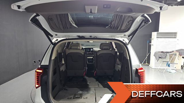 Kia CARNIVAL HEV 7-Seater Hi Limousine Signature купить на сайте DeffCars