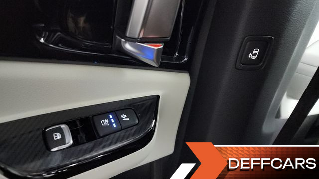 Kia CARNIVAL Gasoline 7-Seater Signature купить на сайте DeffCars