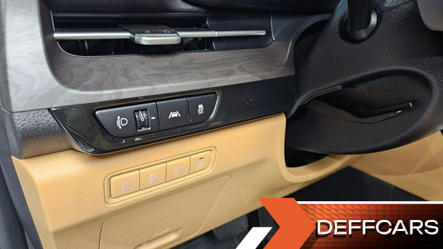 Kia CARNIVAL 9-Seater Signature купить на сайте DeffCars