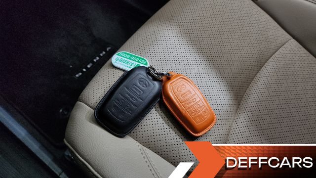 Toyota SIENNA 2.5 Hybrid AWD купить на сайте DeffCars