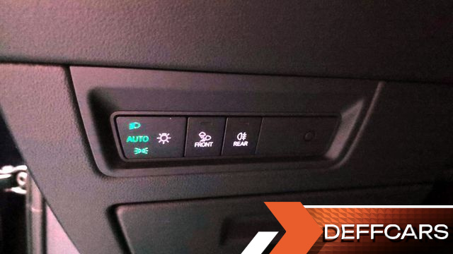 Volkswagen TOUAREG 3.0 TDI Premium купить на сайте DeffCars