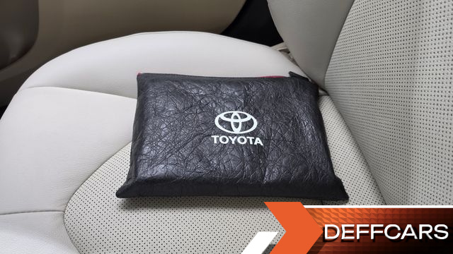 Toyota CAMRY 2.5 XLE Hybrid купить на сайте DeffCars