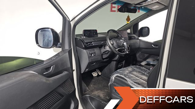 Hyundai STARIA 4WD Lounge 7-Seater Inspiration купить на сайте DeffCars