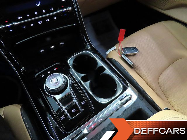 Kia CARNIVAL 9-Seater Signature купить на сайте DeffCars