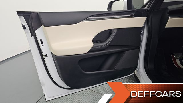 Tesla MODEL X Plaid купить на сайте DeffCars