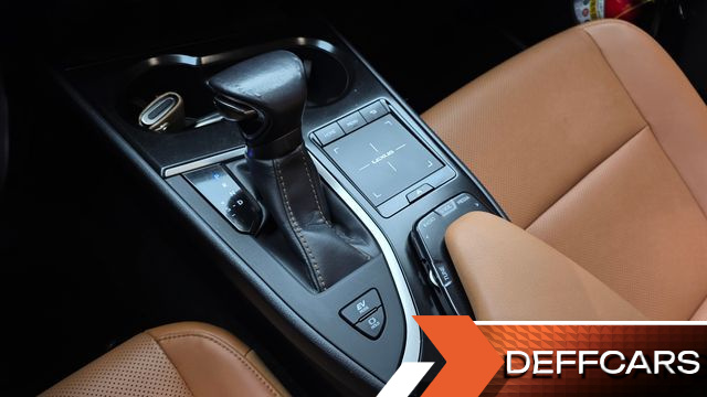Lexus UX 2.0 2WD купить на сайте DeffCars