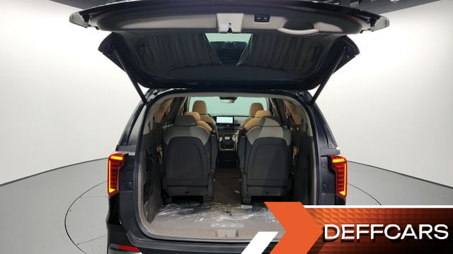 Kia CARNIVAL Gasoline 7-Seater Hi Limousine Signature купить на сайте DeffCars