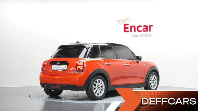 Mini COOPER 5Door Standard 3rd купить на сайте DeffCars