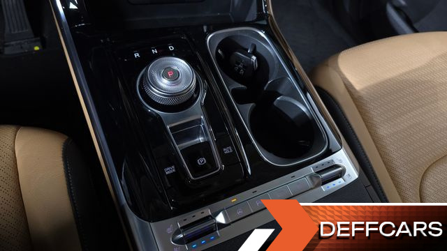 Kia CARNIVAL Diesel 11-Seater Signature купить на сайте DeffCars
